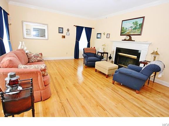 2nd image of 48 Hemlock Dr