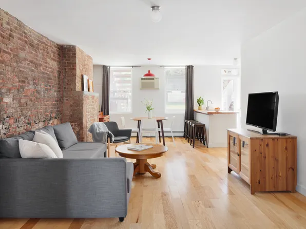 80 Conselyea Street image 1 of 8