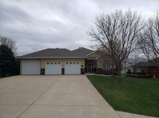 602 Meadowview Dr, Lester, IA 51242