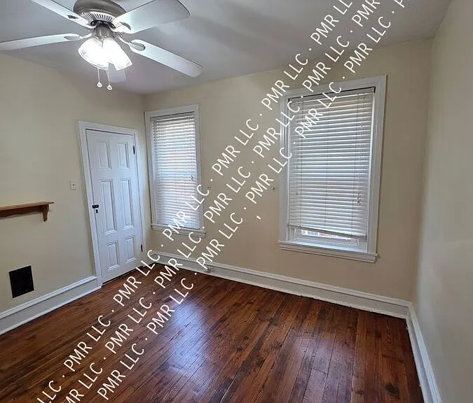 878 N Taylor St — Photo 17