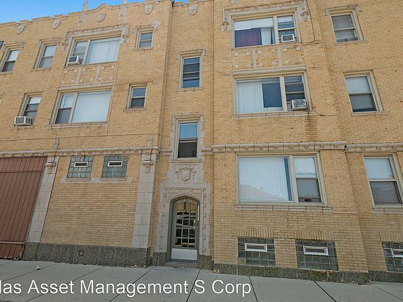 3rd image of 5854 S Trumbull Ave #2B