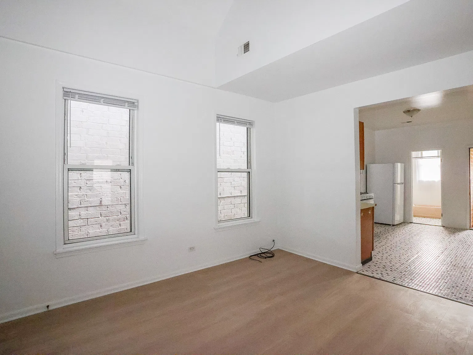 2 bed, 900 sqft, $1,900 — Photo 3