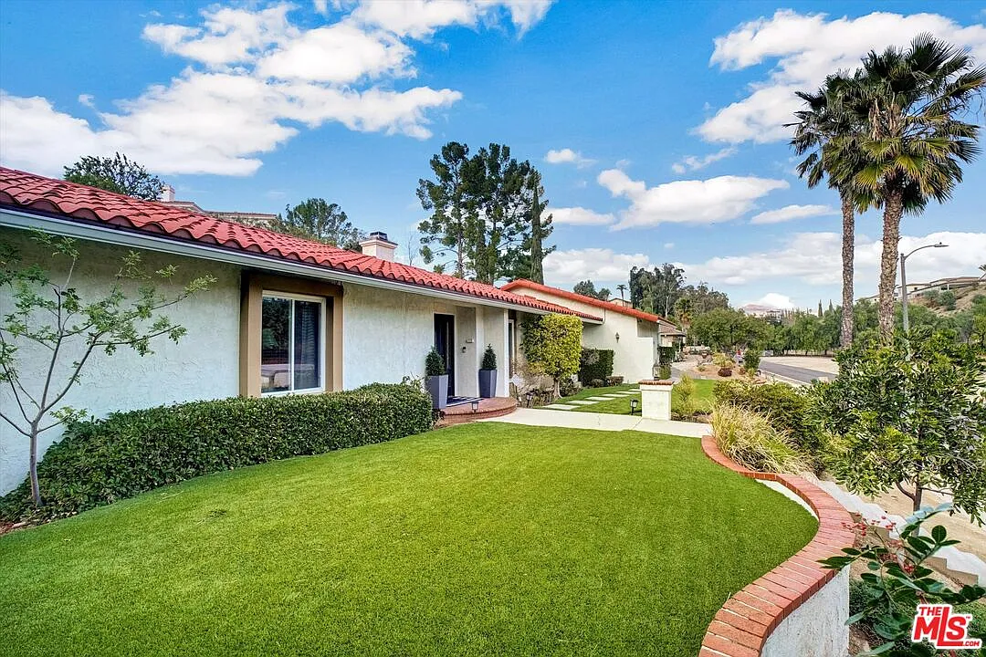 5 bed, 3.0 bath, 2869 sqft, $5,999 — Photo 1