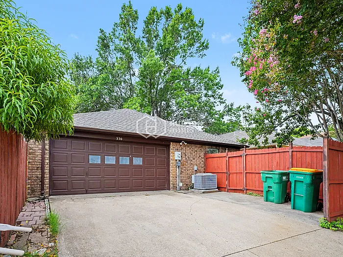 330 Bryant Ln — Photo 17