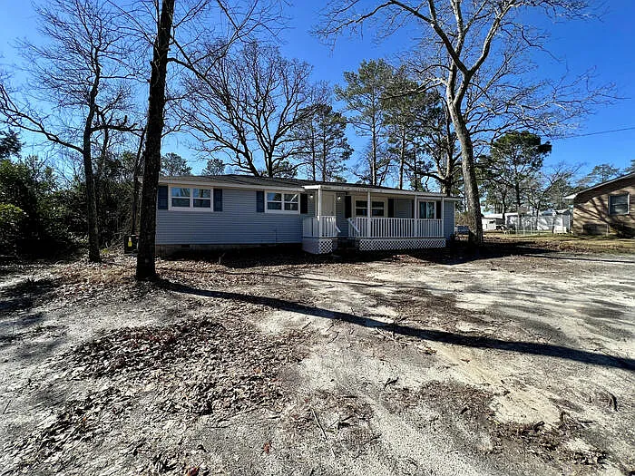 3 bed, 2.0 bath, 1265 sqft, $1,350 — Photo 2