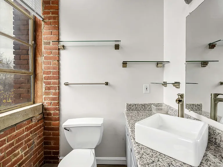 3307 Scranton Rd #303 — Photo 12