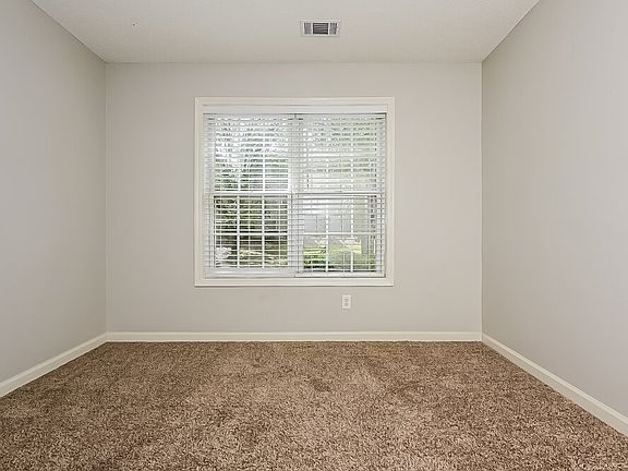5th image of 1014 Vineyard Walk