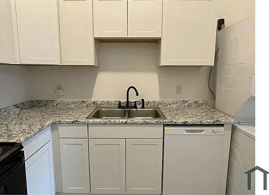 6832 Tiki Ln #4 — Photo 7