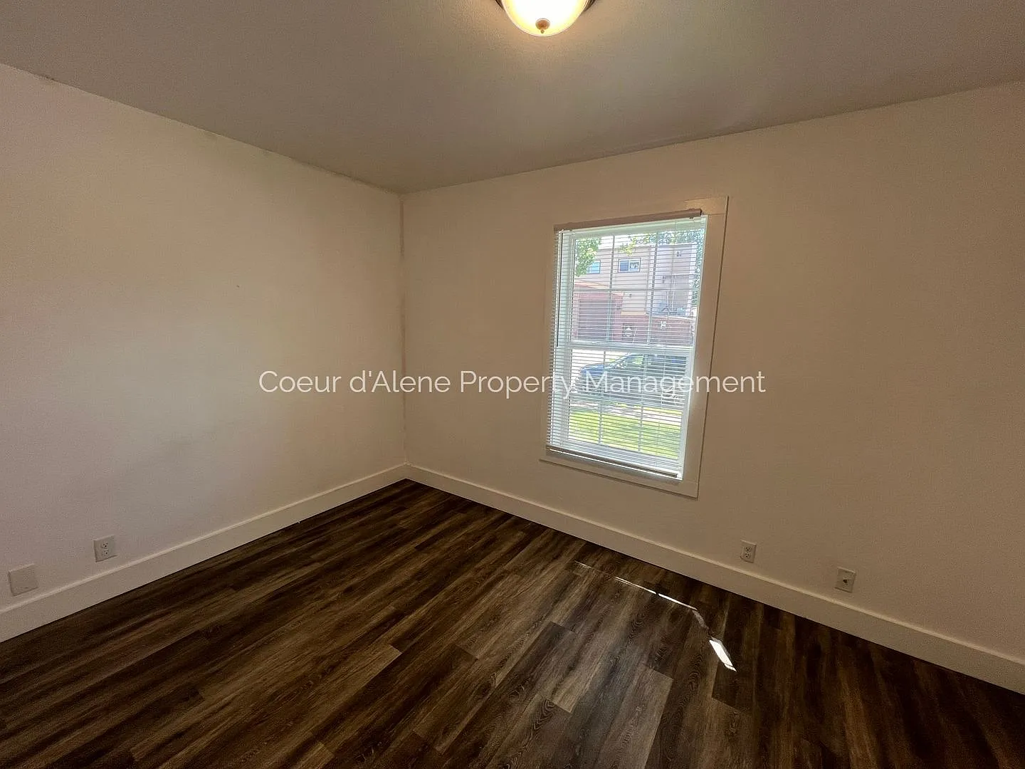 2 bed apartment 6 blocks from Sherman Ave! — Photo 4