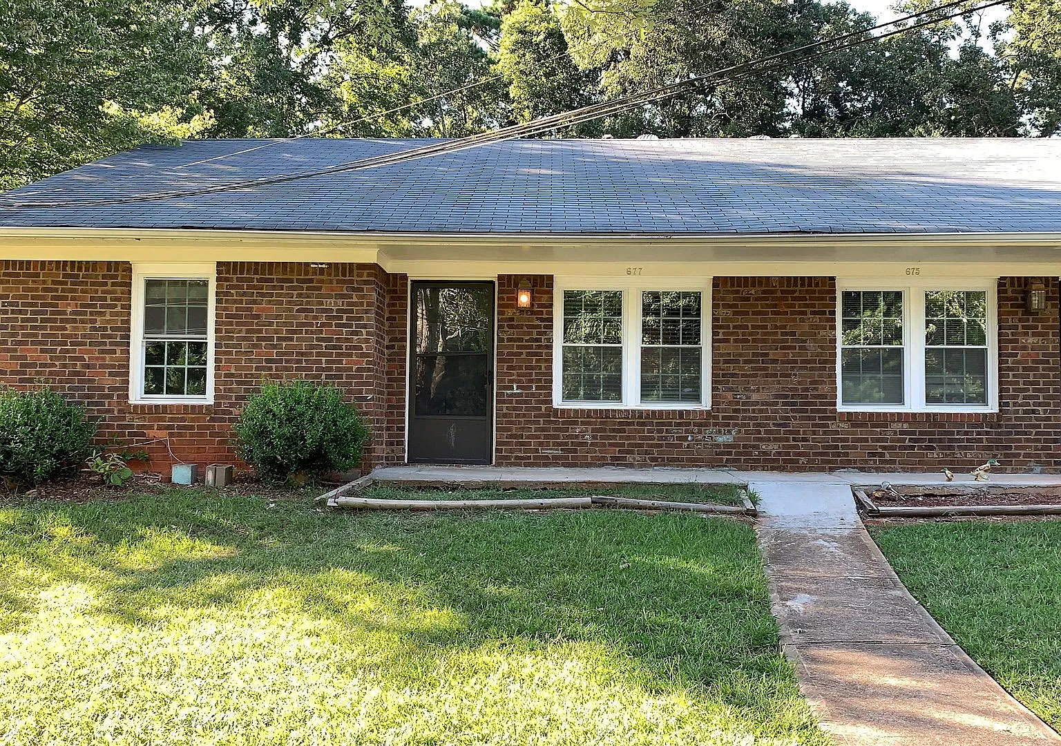 2 bed, 1100 sqft, $1,600 — Photo 1