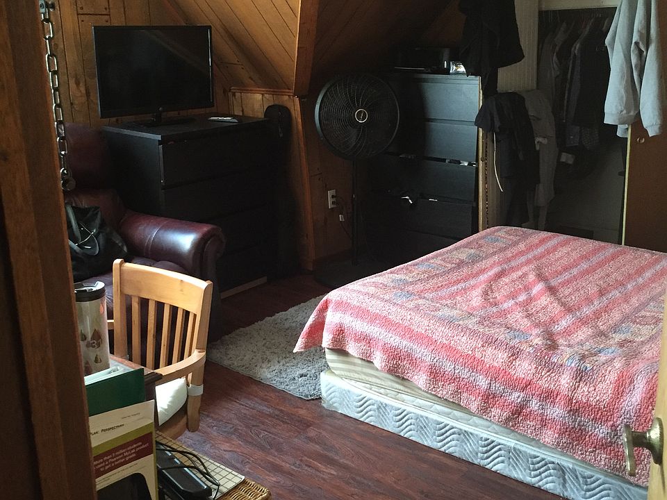 1st image of 1022 15th Ave SE #7