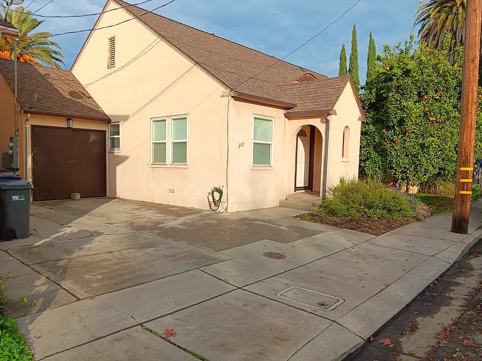 307 Lincoln Ave
