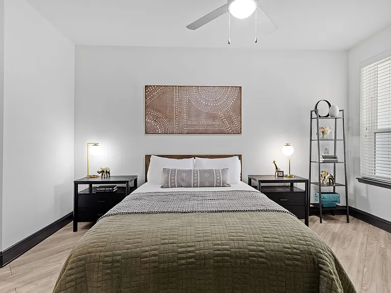 Axis Midtown — Photo 16