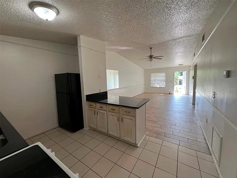 1109 Woodman Way — Photo 4