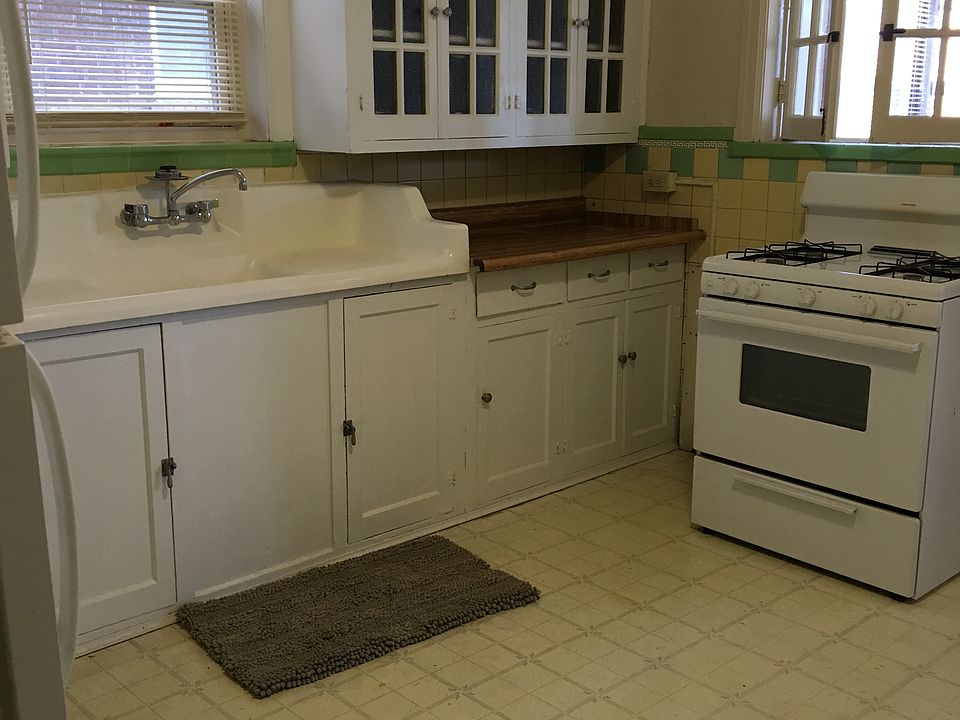 2nd image of 5462-5464 Morganford Rd