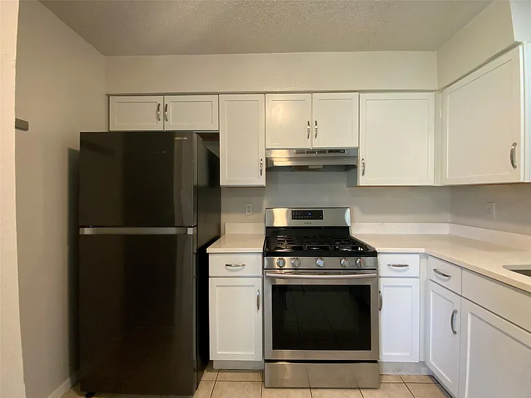 2300 Cedrick Cv #B — Photo 16