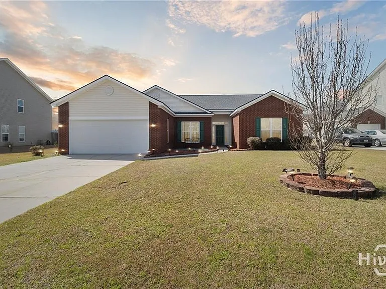 117 Greyfield Cir — Photo 1