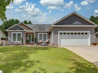 5 Quail Meadow Ln, Greenville, SC 29617