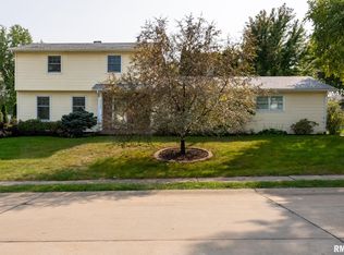 2705 E 39th St, Davenport, IA 52807