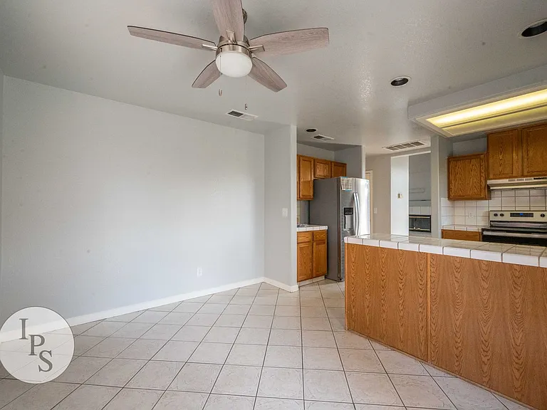 3676 Baron Ave — Photo 10