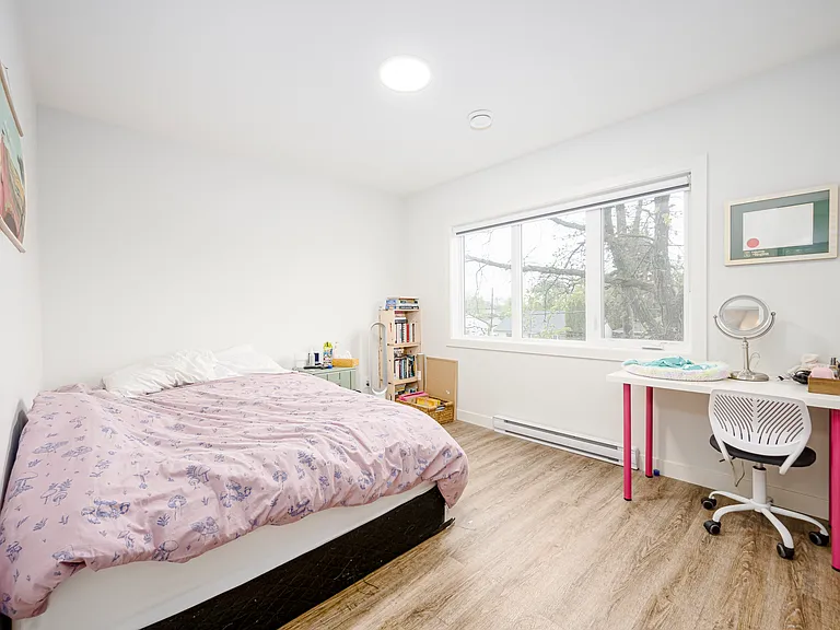 1034 A Clarence Ave — Photo 36