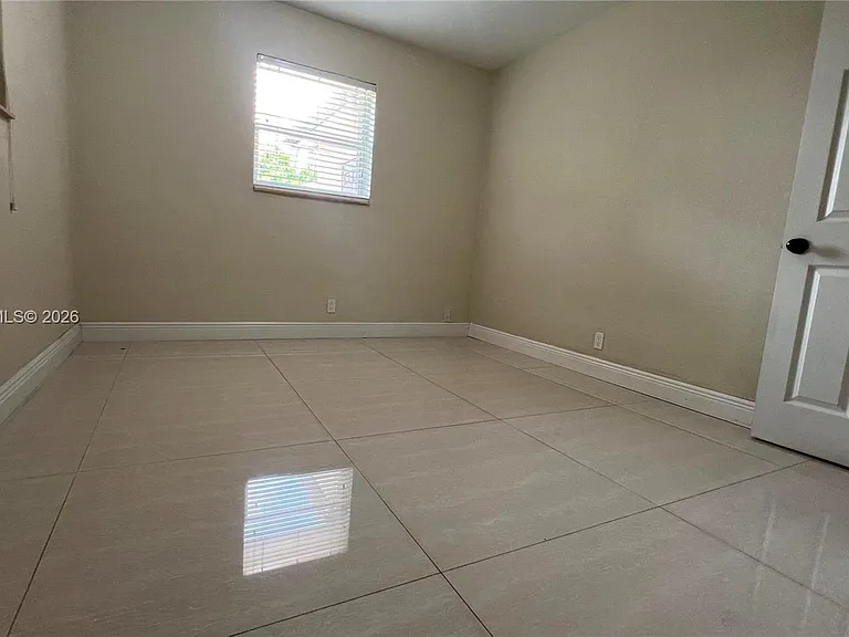 6550 SW 8th St — Photo 14
