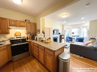529 Newbury St APT 2, Boston, MA 02215
