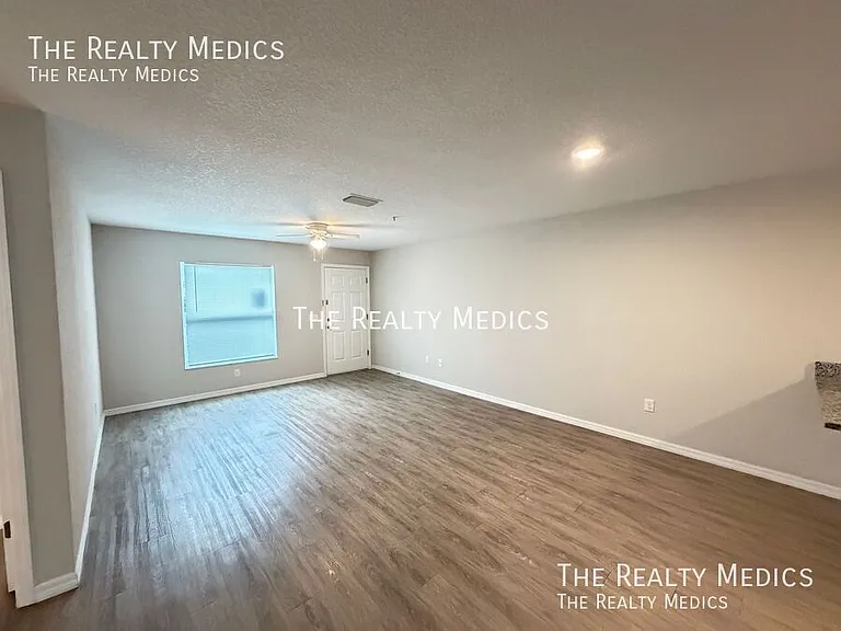 8106 Juniper Rd #3 — Photo 4