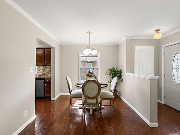 5th image of 3011 Franklin Ave