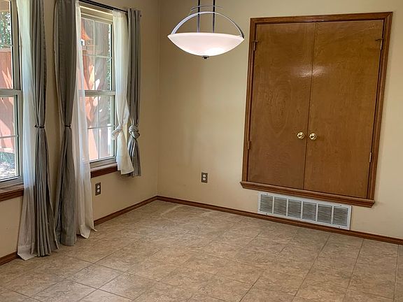 5th image of 2513 Fred Daugherty Ave