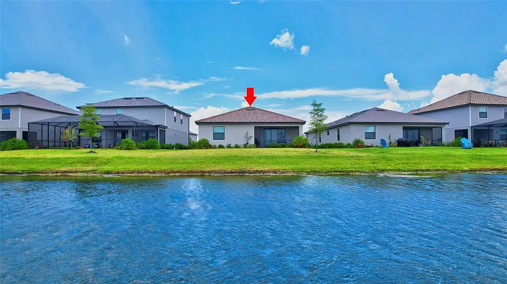 3 bed, 3.0 bath, 1849 sqft, $3,500 — Photo 2