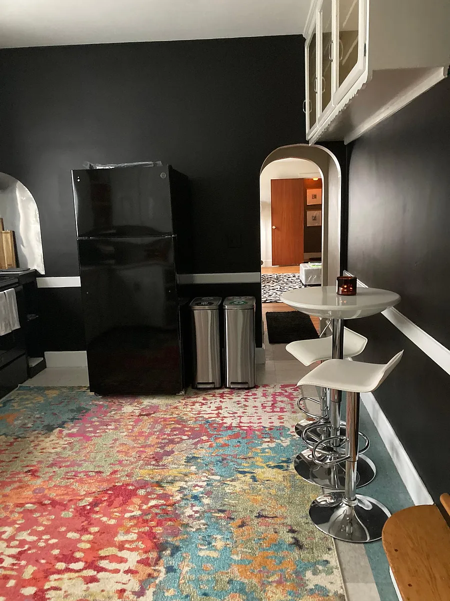 Kitchen. - Pierce St