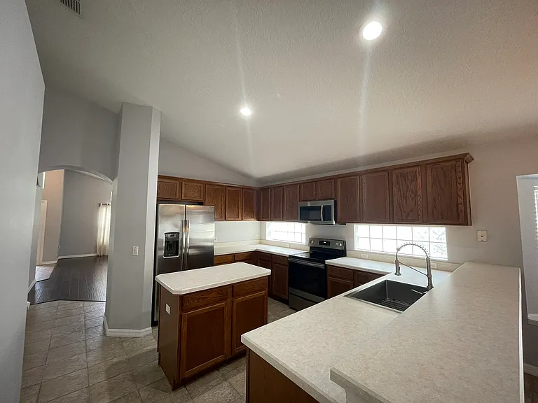 13826 Mirror Lake Dr — Photo 5