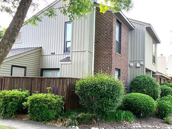 2nd image of 105 Sunshine Ln Unit A