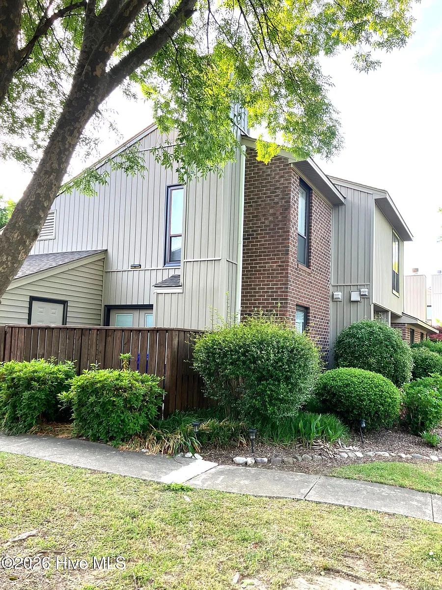 Building Photo - 105 Sunshine Ln #A