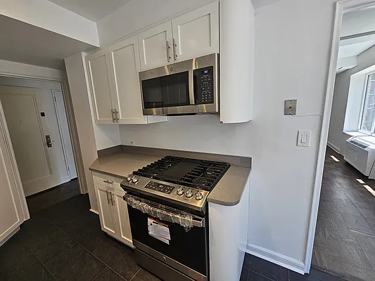 Rented by essential NEW YORK Real Estate | media 14