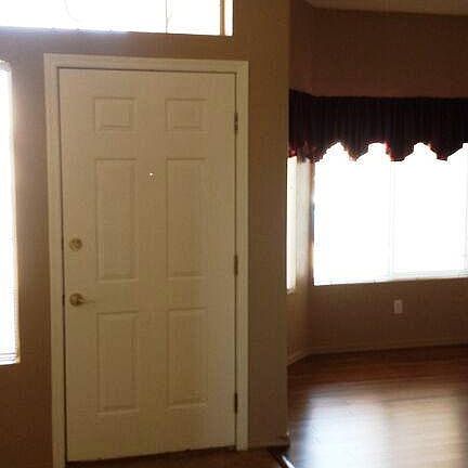 3rd image of 1705 W Avenida De Amelia