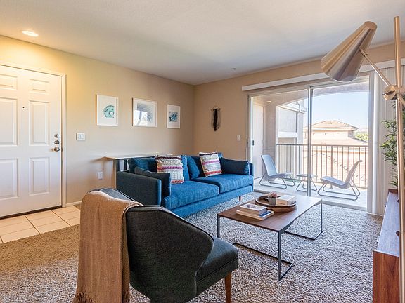 3rd image of 4753 S Moorpark Ave #36
