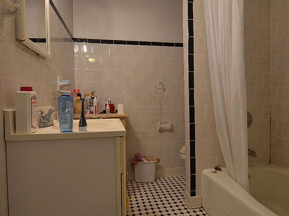 3rd image of 46 Egmont St #3W