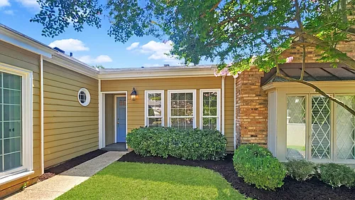2067 Hazel Hedge Ln Photo 1