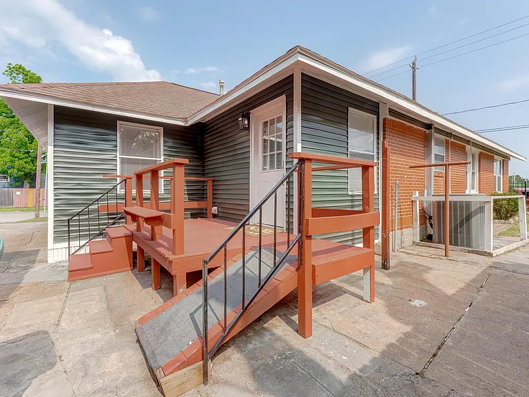 1115 Morris St — Photo 28