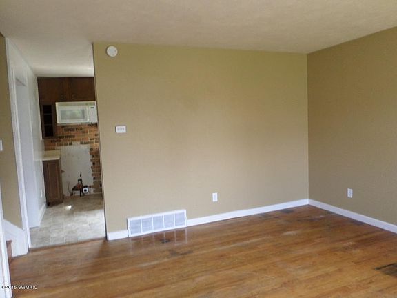 4th image of 2208 Kathryn Dr