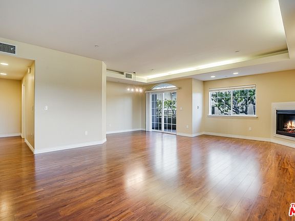 4th image of 1742 Federal Ave Unit 303