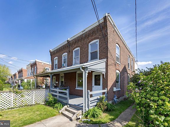 2nd image of 150 Viaduct Ave