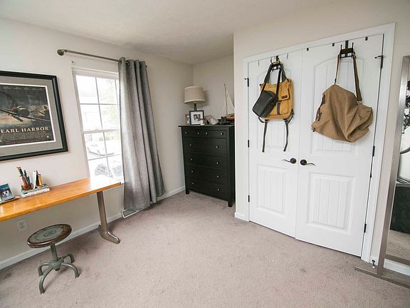 5th image of 118 Old Tavern Cir