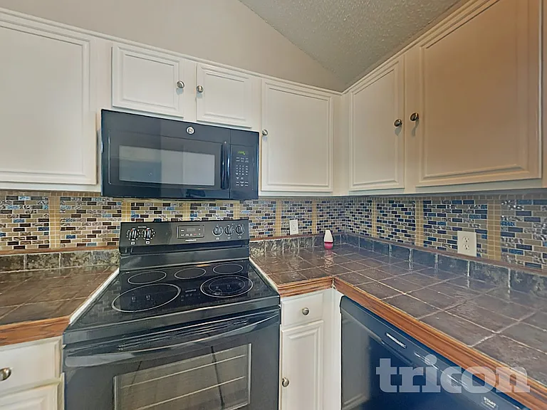 10525 Flamewood Dr — Photo 24