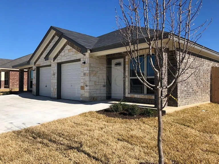 4314 Hunters Place Dr — Photo 2