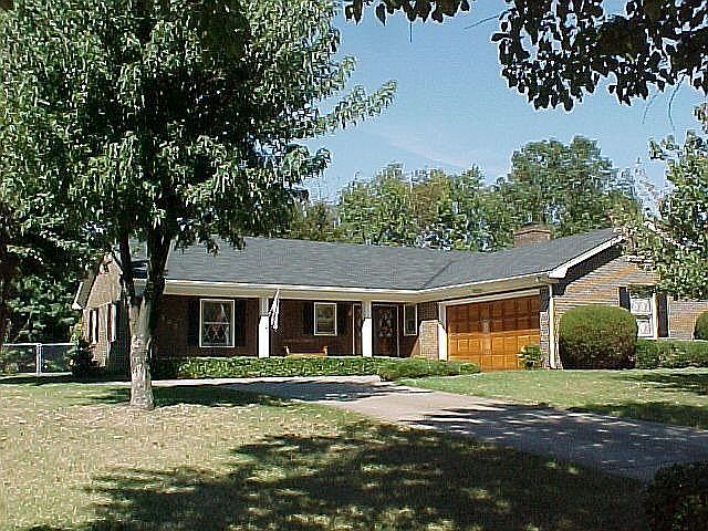 1st image of 3333 Carriage Ln