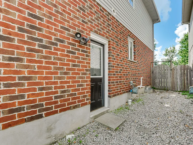 2206 Coronation Dr — Photo 33