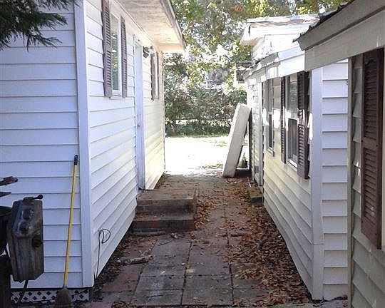 4th image of 900 W Zarragossa St